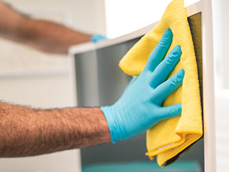 The application of nitrile gloves in the household cleaning industry