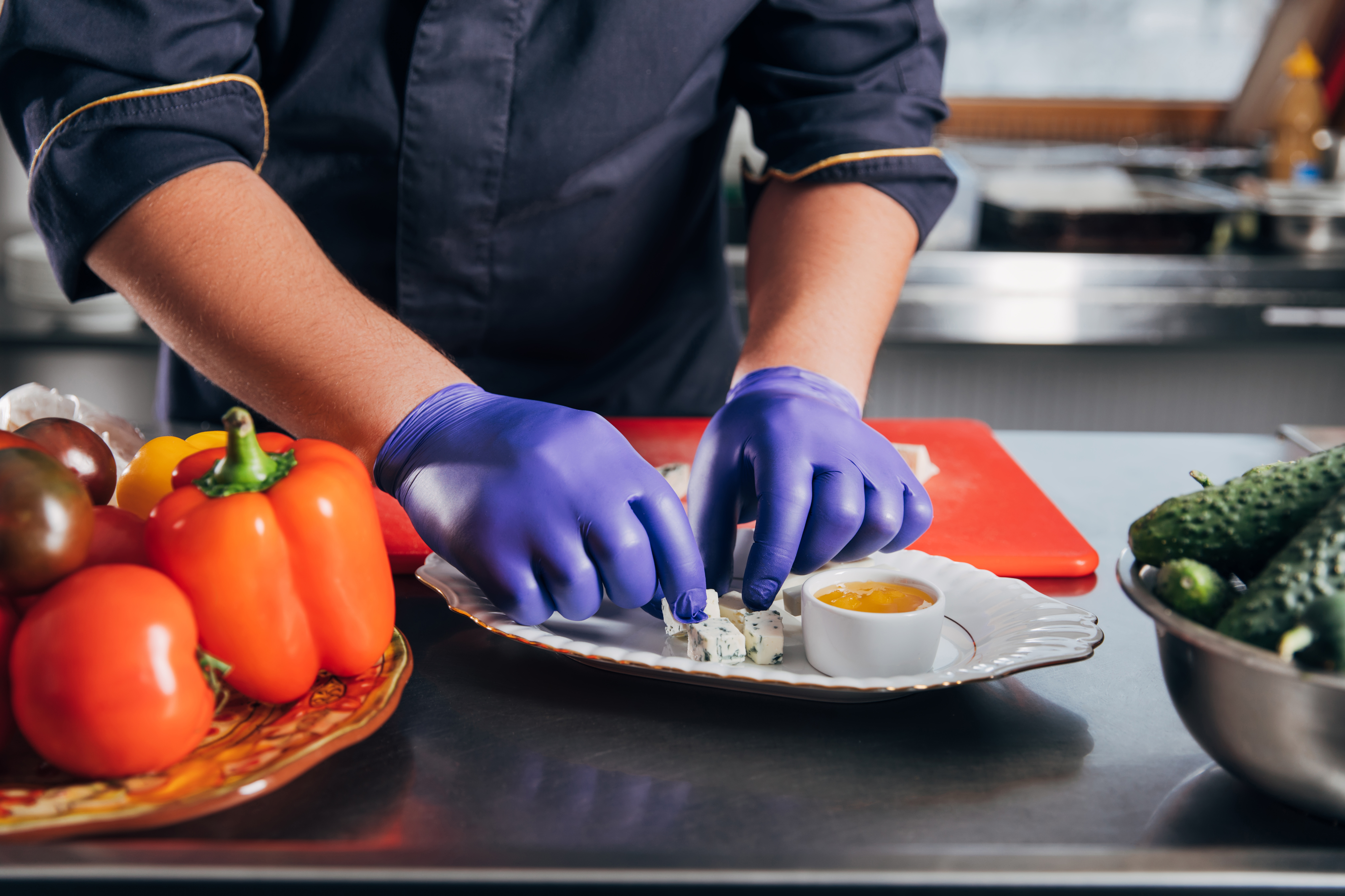 KINGFA 10 Mil Food-Grade Nitrile Gloves: Durable, Safe, and Comfortable
